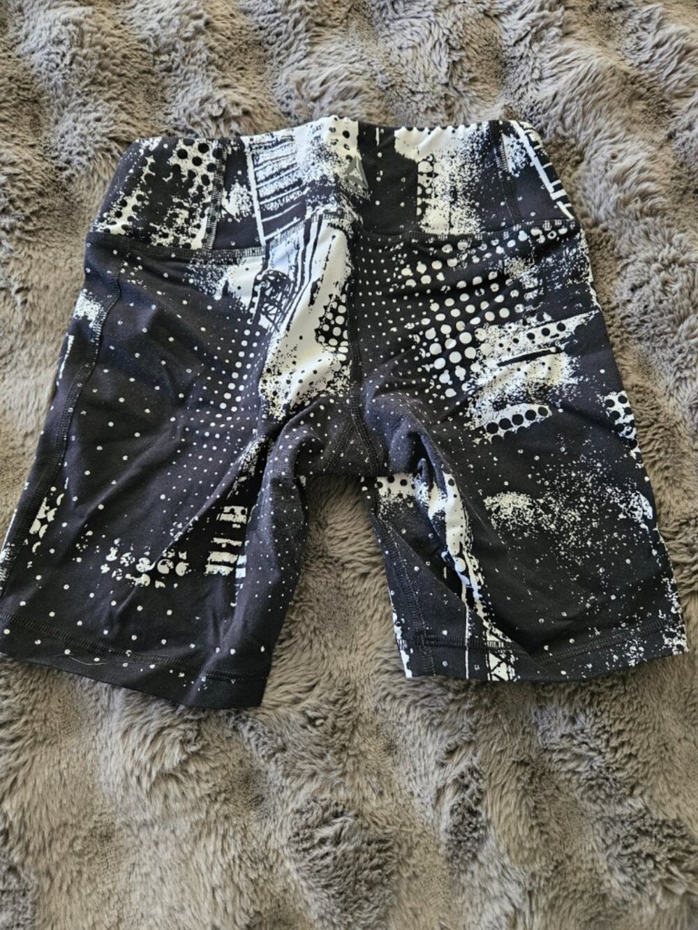 Les Mills x Reebok Graphic Training Shorts – Black/White